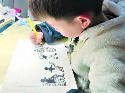  父母一线奋战 7岁儿子奇思妙想创作战疫绘本