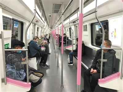  武汉地铁2号线恢复运营 看这些被重新串起的生活