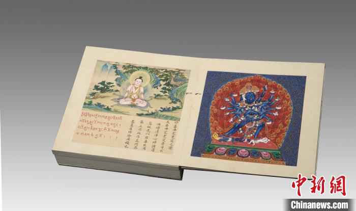 《大乘喜金刚各佛秘密脉相图》图文并茂，并用汉藏文双语描述。故宫出版社供图
