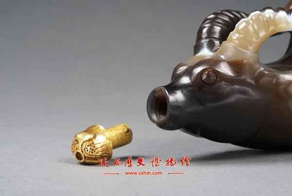 镶金兽首玛瑙杯。来源：陕西历史博物馆网站