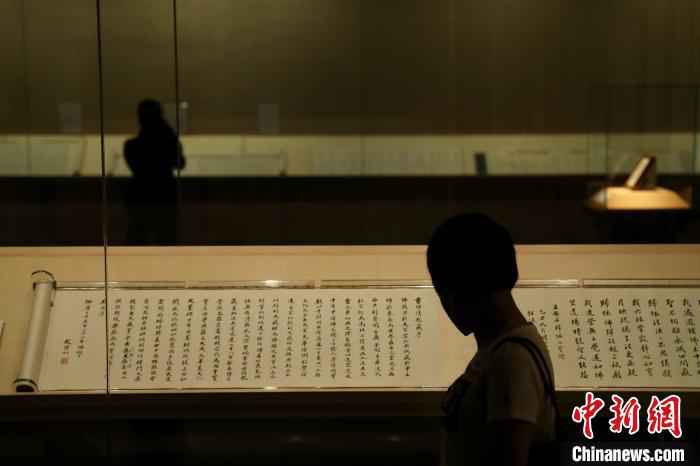上海博物馆“无尽意——赵朴初书法艺术展”开幕。　张亨伟 摄