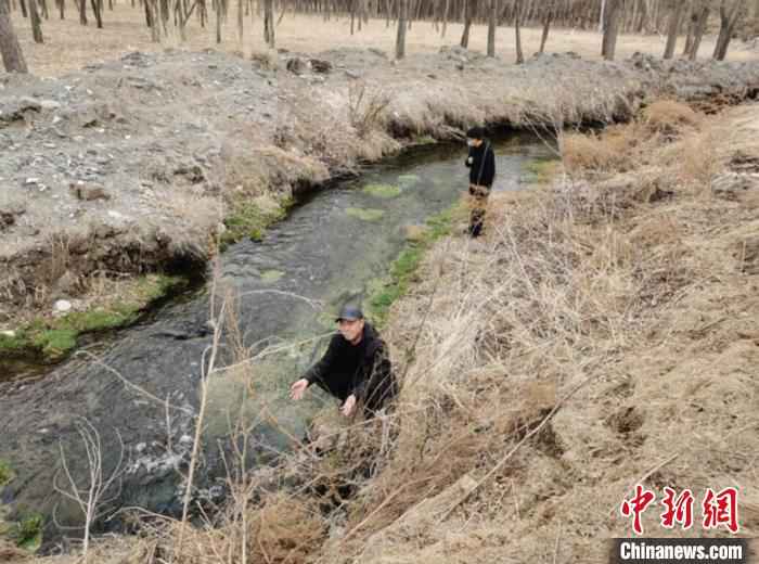 2020年3月底，甘肃省黄河流域入河排污口现场排查工作正式启动。此次现场排查工作涉及兰州、白银、天水、武威、平凉、庆阳、定西、临夏、甘南9个市(州)58个县区，抽调767名工作人员，利用无人机航拍、遥感解译、现场人工排查等相结合的方式。(资料图)甘肃省生态环境厅供图