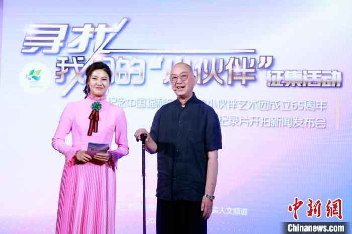 近80岁高龄的著名表演艺术家乔榛曾是戏剧组的老组员。　汤彦俊 摄