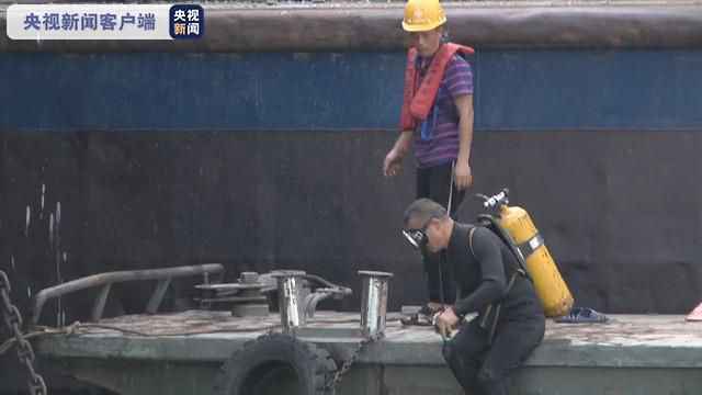 广西梧州西江沉船事故：失事货船已被成功打捞拖离