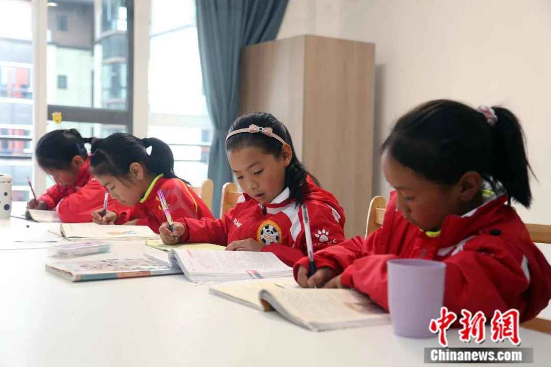 全国首支彝族女子足球队诞生 深入大凉山选拔好苗子