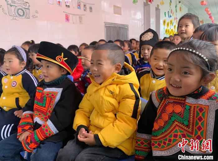 孩子们看演出时天真的笑脸是对演员们最好的奖赏 中国儿艺供图