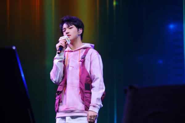 钱正昊“Z粒子”生日演唱会登陆成都 魅力开启2021