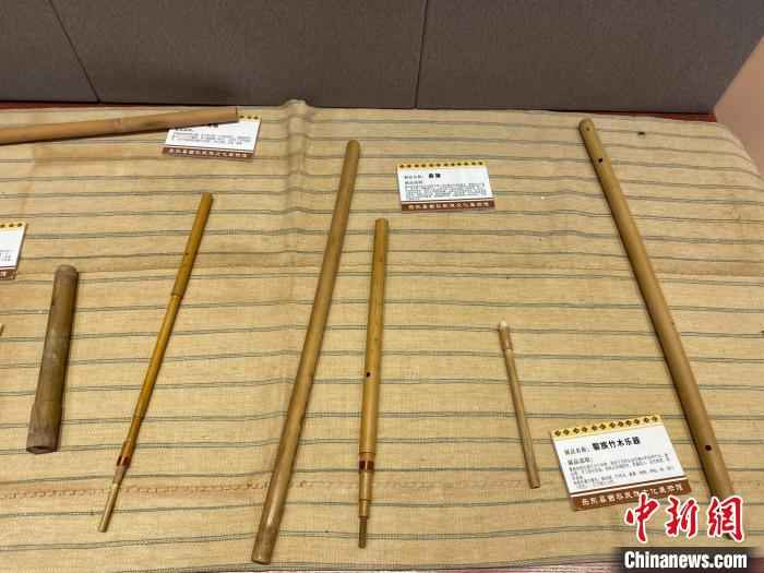 黎族竹木乐器。　凌楠 摄