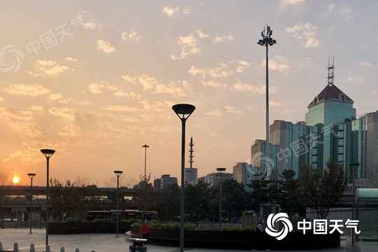 北京今晨阳光“在线”。