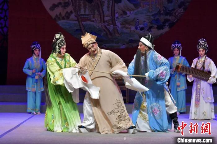 粤剧《珠水琴心》由广州粤剧团创排演出 广州粤剧院 供图 摄