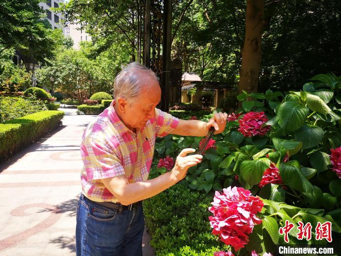 台湾知名人士郁慕明在上海 潘清 摄