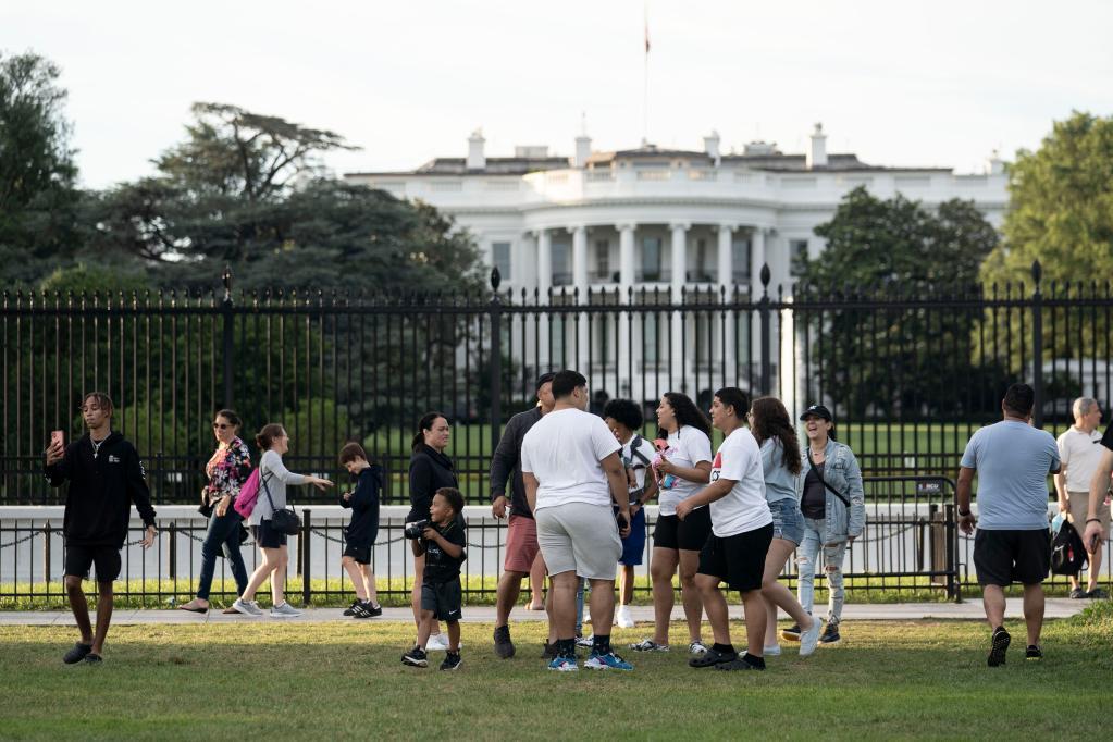 被封“抗疫第一”的美国：疫情正反弹 疫苗推进难