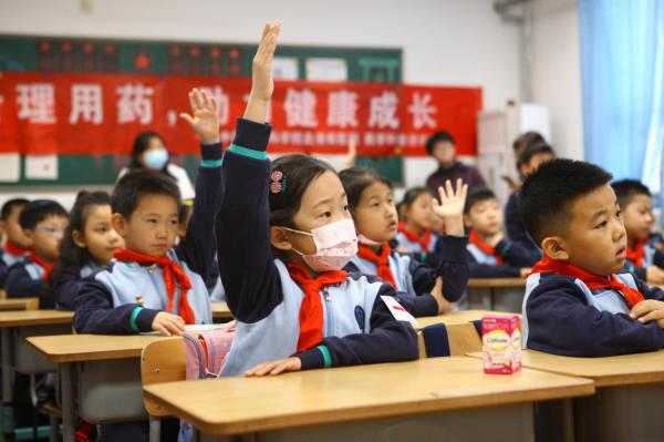 “血液病医院药学科普讲座”走进鞍山道小学