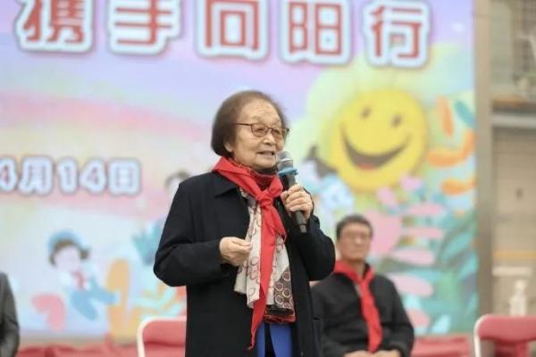 逸阳梅江湾学校举行＂心理健康教育月＂启动仪式