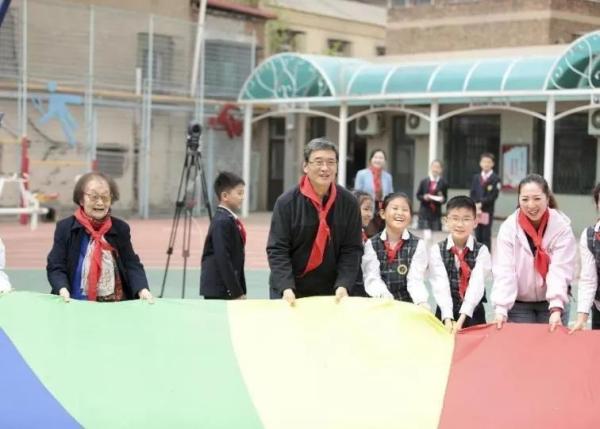 逸阳梅江湾学校举行＂心理健康教育月＂启动仪式