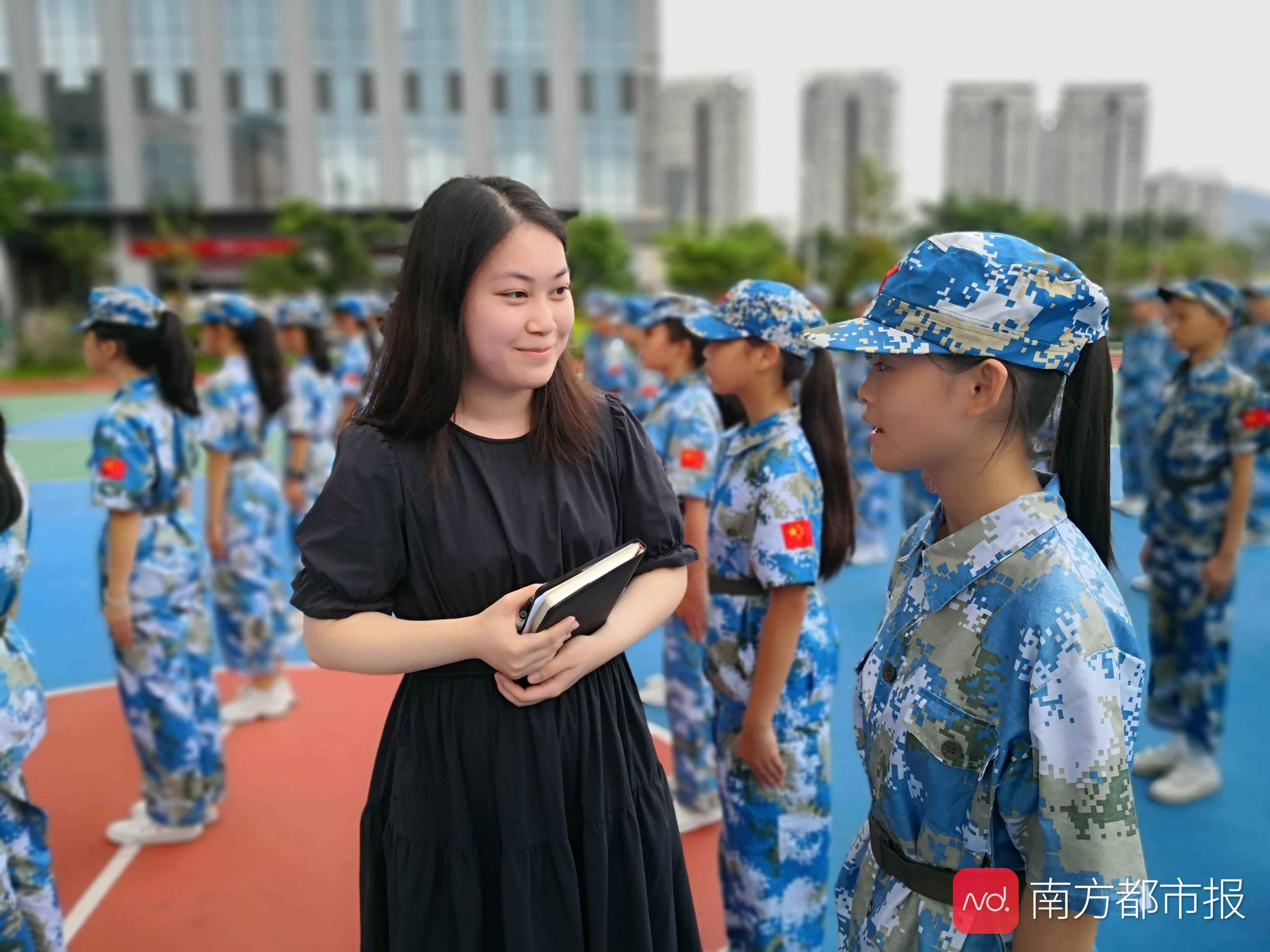 北大毕业放弃高薪入职一民办学校，珠海95后教师引热议