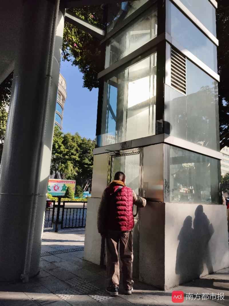 广州部分天桥“无障碍电梯”惨变摆设，市民：使用很有障碍！