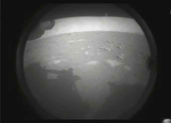 美国“毅力号”成功登陆火星 将试图在火星寻找生命